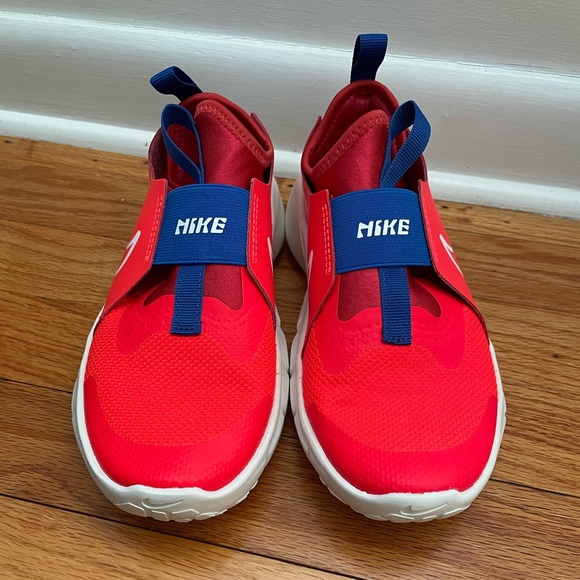 Nike Kids Flex Runner Size 3Y (like new!) - Picture 2 of 7